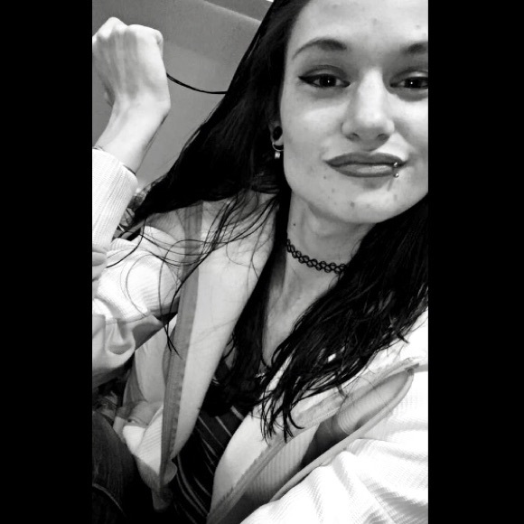 Meet your Posher, Alaina - Picture 1 of 1